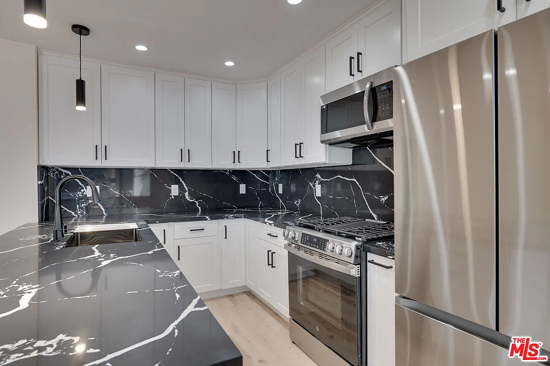 1 bed, 1.0 bath, 750 sqft, $3,450 — Photo 4