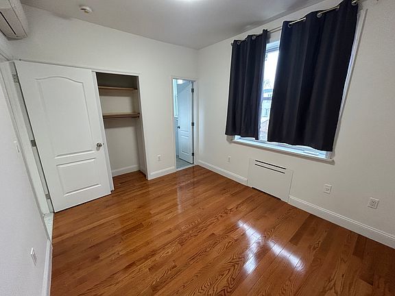 3rd image of 82-31 164th Pl #2