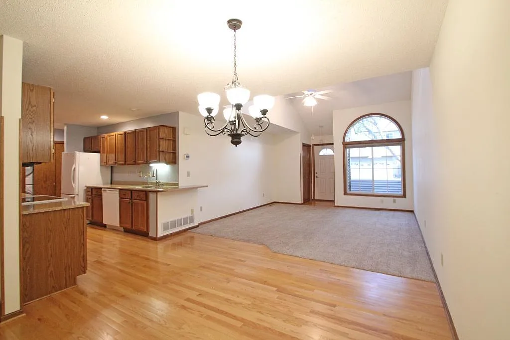 2 bed, 1.5 bath, 1247 sqft, $2,295 — Photo 4