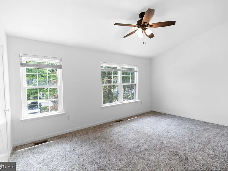 2922 Strauss Ter — Photo 24
