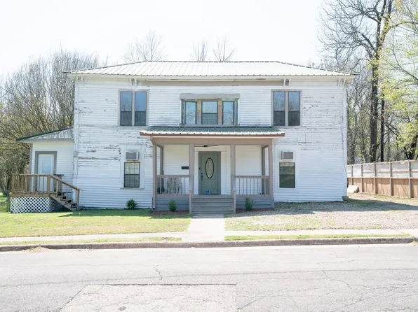 631 W Austin St, Paris, TX 75460