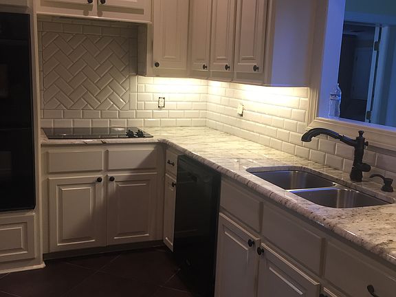 4th image of 318 Millcreek Dr