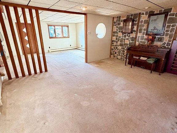 5th image of 118 Rock St