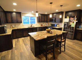 156 S Church St, Phoenix, OR 97535