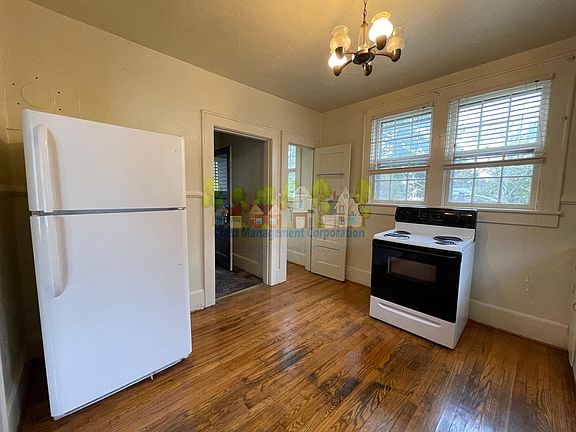 4th image of 305 1/2 Linden Ave