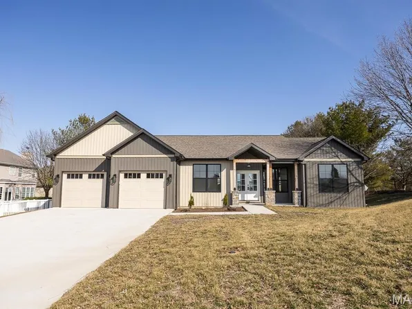 804 Grand Prairie Dr, Waterloo, IL 62298