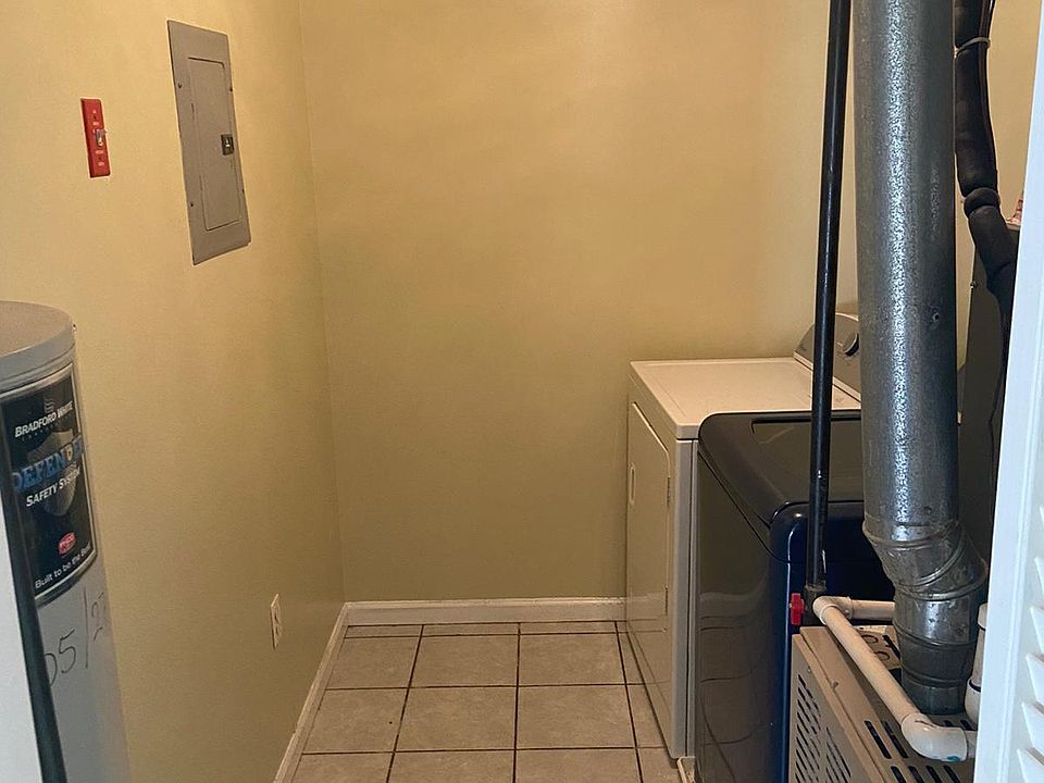 2nd image of 153 Port Ave Floor 2