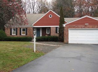 1060 Hickory Rd, Niskayuna, NY 12309