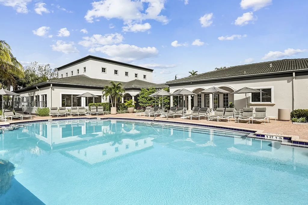 Palm Trace Landings Apartments — Photo 1