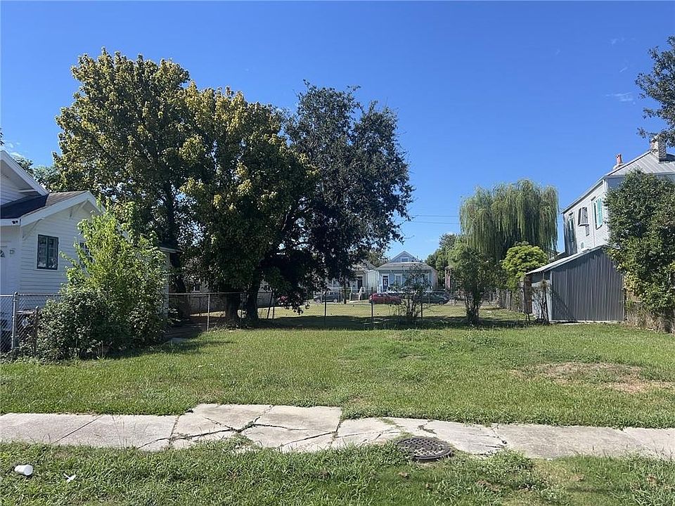 2nd image of 2514 Taylor St
