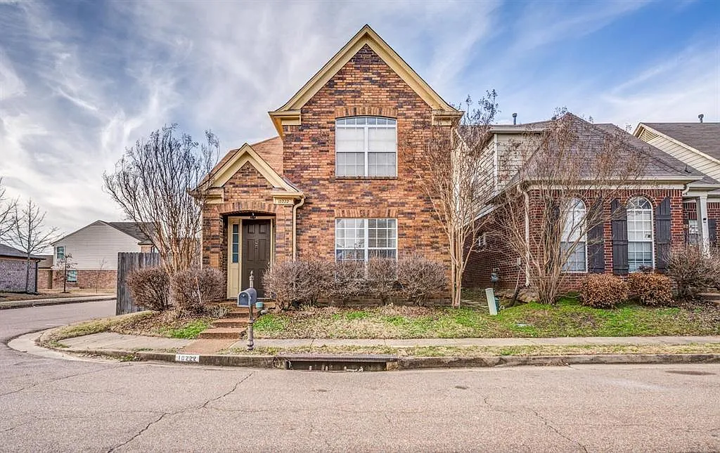 3 bed, 2.5 bath, 1850 sqft, $1,695 — Photo 1