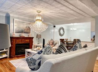 557 48th St #1R, Brooklyn, NY 11220