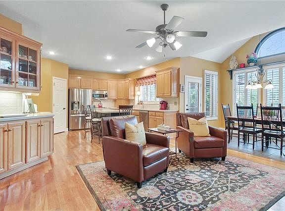 4th image of 9303 W 148th Pl