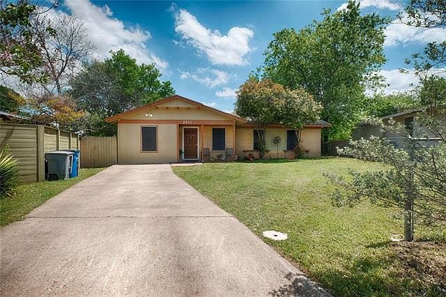 1st image of 8211 S Red Oak Cir