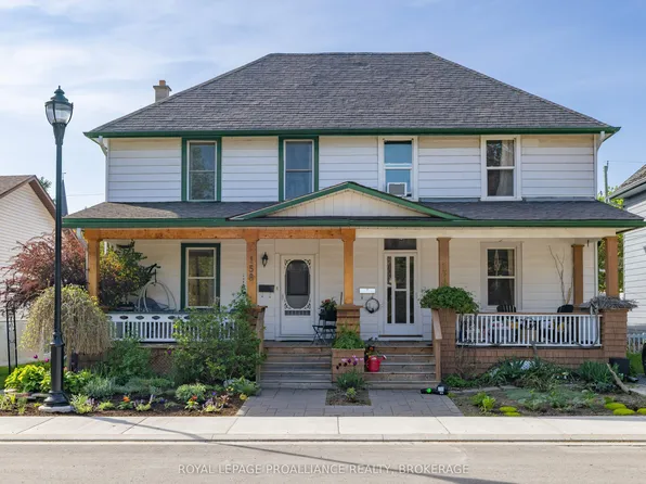 158 Arthur St, Gananoque, ON K7G 1A9