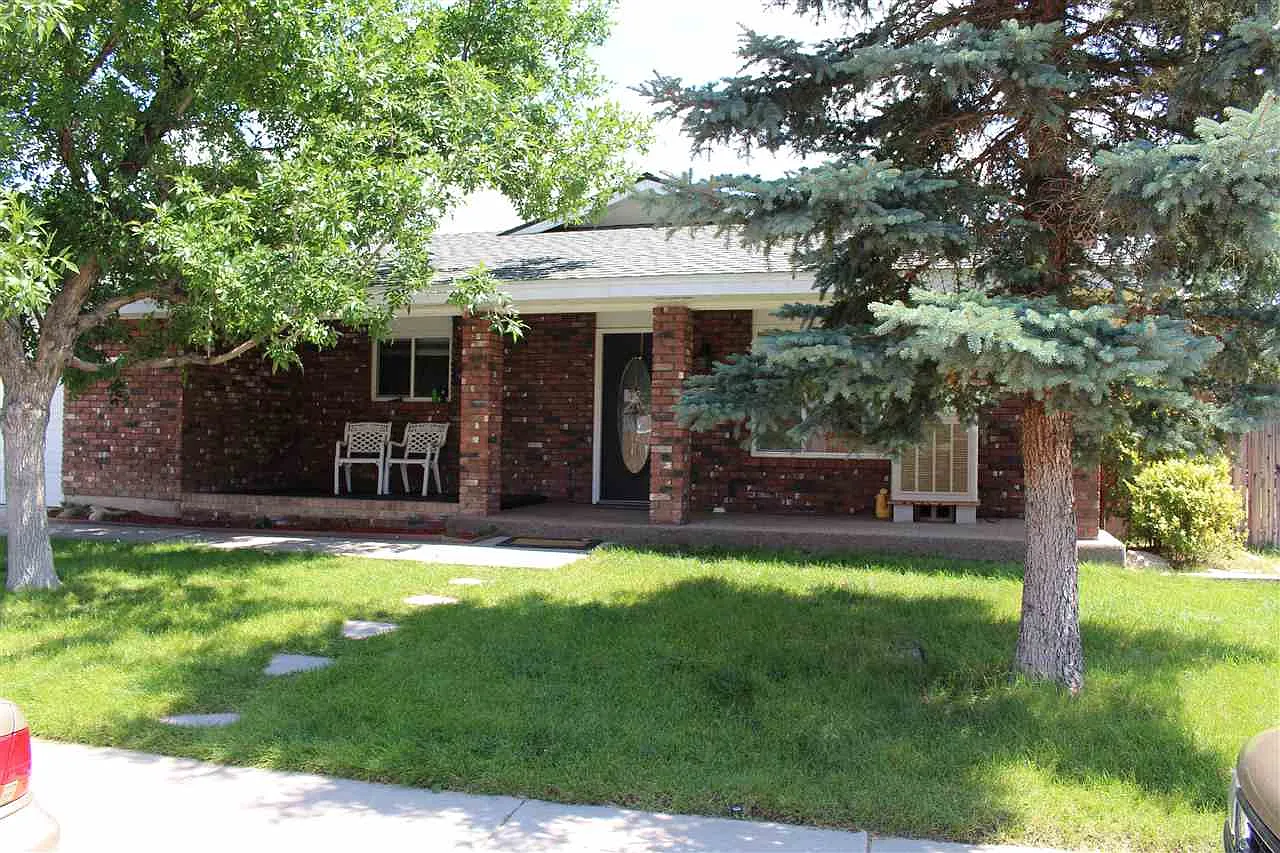 1929 Belmont Ave photo 1