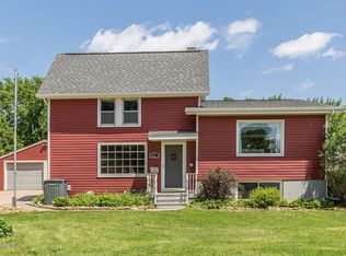 921 S Prairie St, Lake City, MN 55041