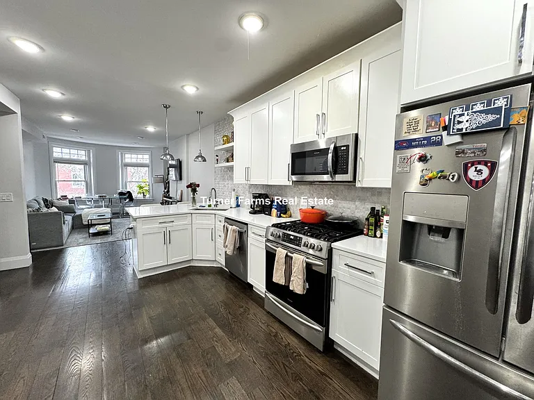 7R Strathmore Rd #3R — Photo 4