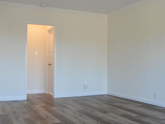2nd image of 2305 Oakwood Ave