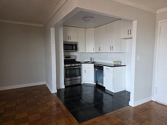 2nd image of 14420 38th Ave APT 3