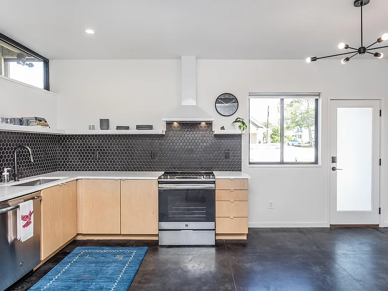 123 Idlewild Ave #101 — Photo 16