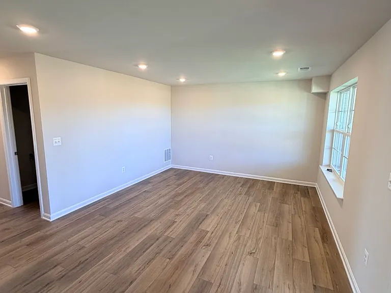 436 Seeback Dr — Photo 10
