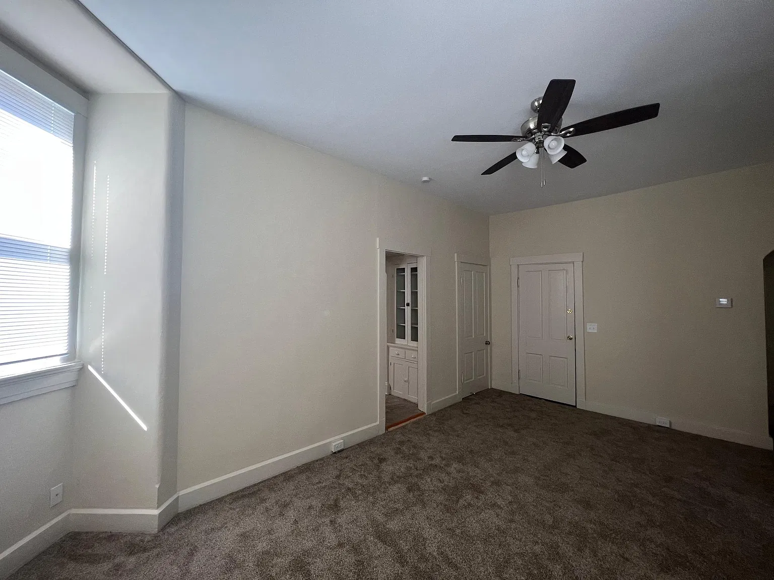 3 bed, $2,400 — Photo 4