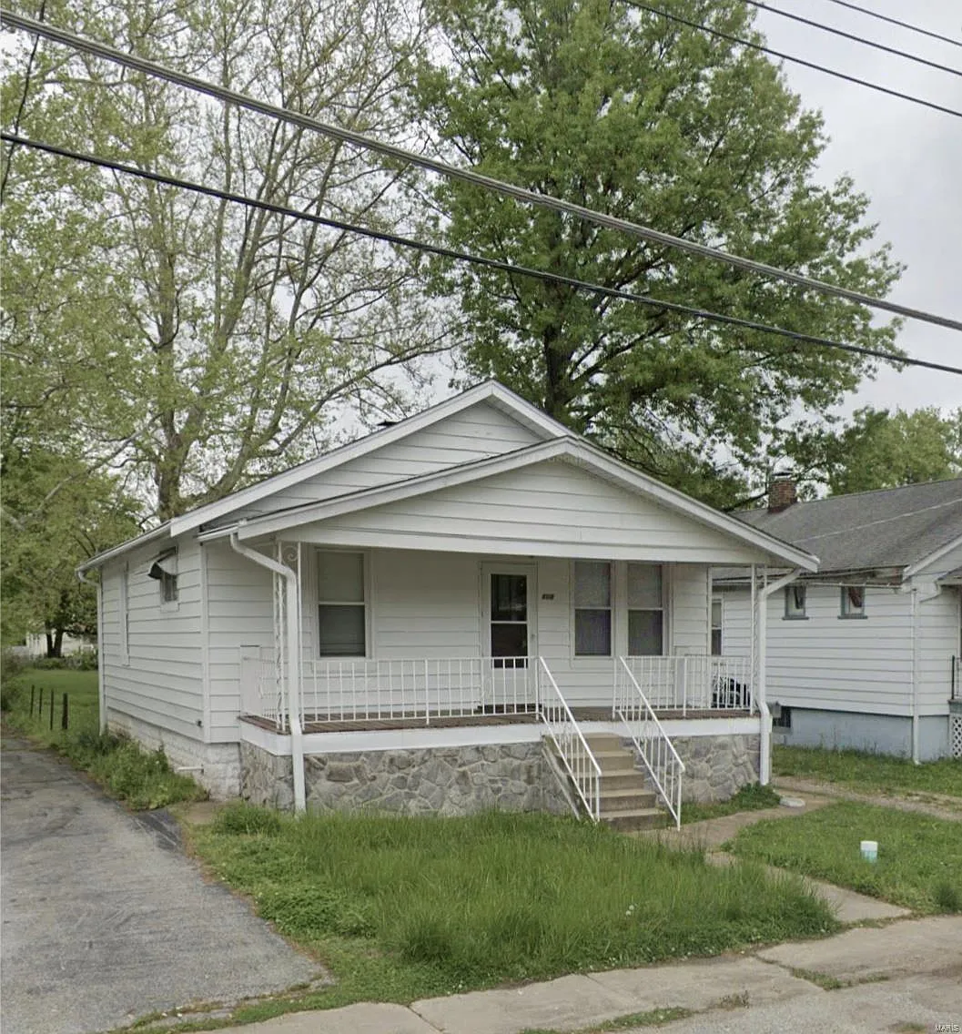 4619 Tiemann Ave photo 1