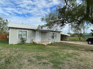 311 Morgan St, Tye, TX 79563