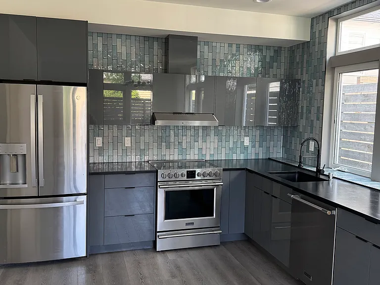 5158 S Morgan St — Photo 8