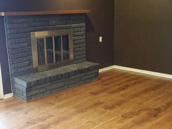 4th image of 904 Eagle Dr