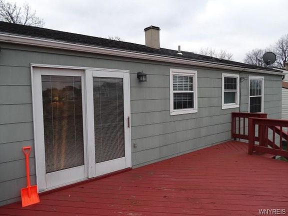 3rd image of 36 Le Havre Dr