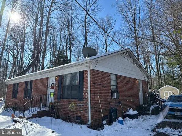 66 Lands End Dr, Montross, VA 22520