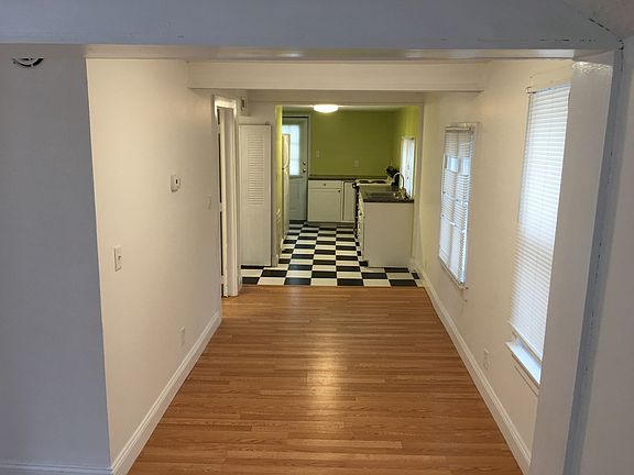 3rd image of 54409 Silver St