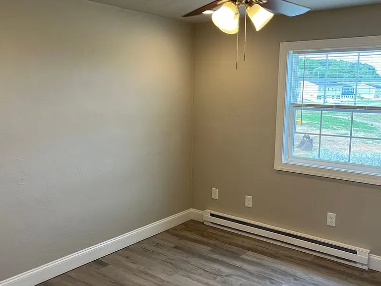 Salem Run Apartments - Phase 1 — Photo 28
