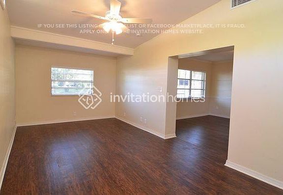 3rd image of 1101 Southside Dr