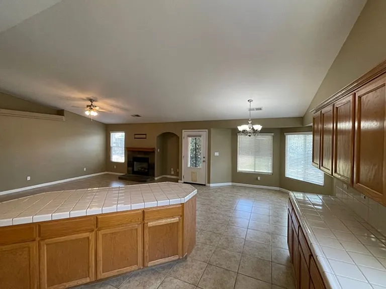 236 S Argyle Pl — Photo 9