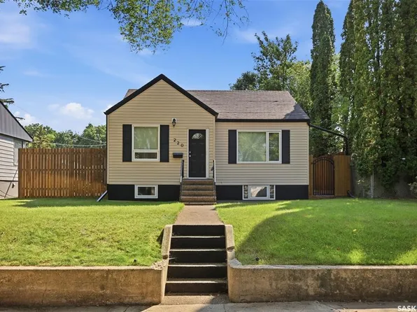 220 3rd STREET E, Saskatoon, SK S7H 1L3