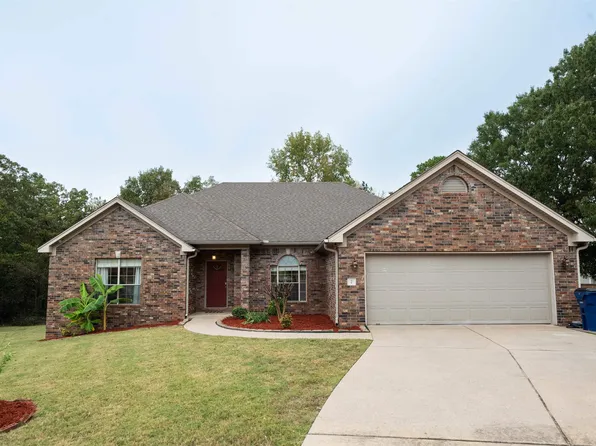 7 Glacier Cv, Maumelle, AR 72113