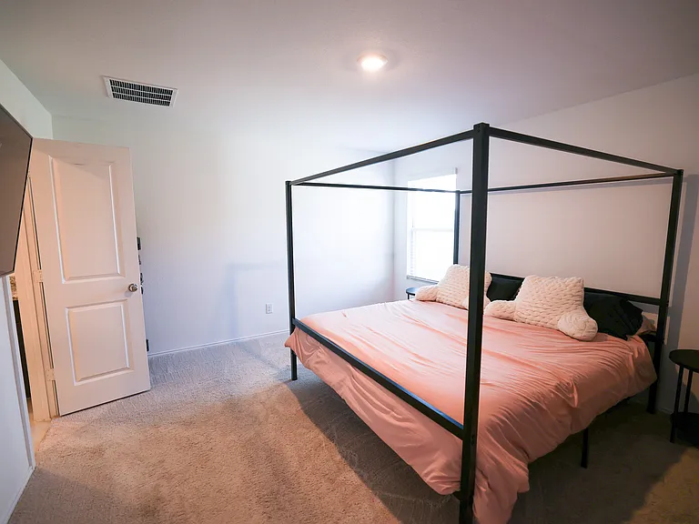 1361 Beach Dr — Photo 23