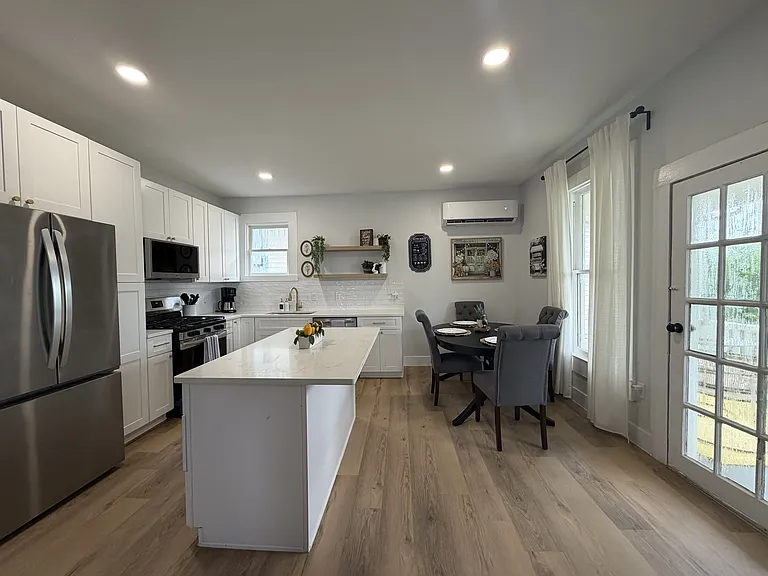 113 E Mistletoe Ave #1102 — Photo 4