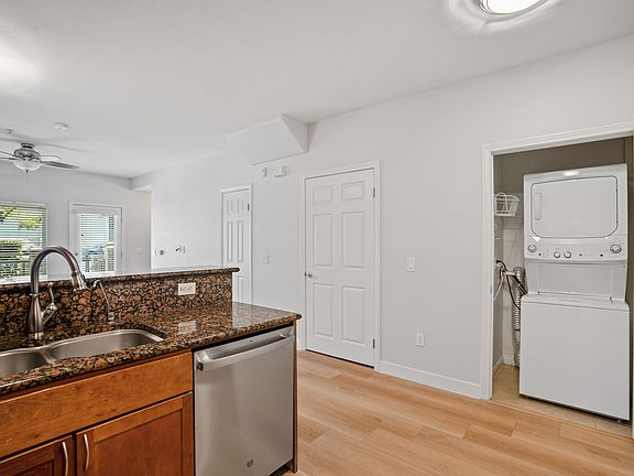5th image of 2330 1st Ave Unit 101