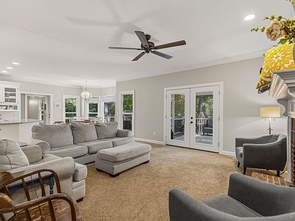 5th image of 32 Wrenwood Ct