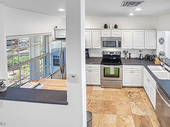 3rd image of 8001 Casa Palermo Cir