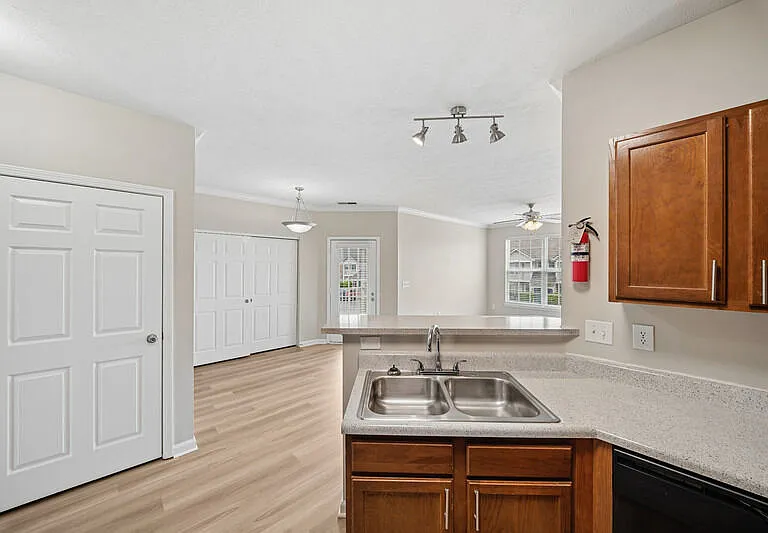Summit Pointe — Photo 19
