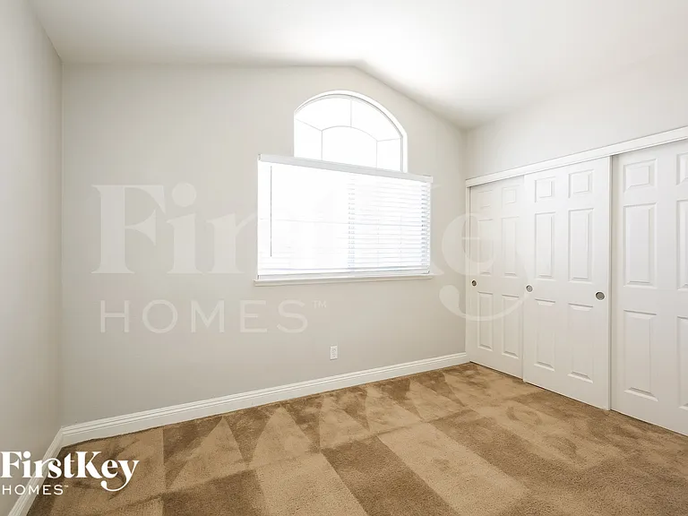 8041 Hilliard Ave — Photo 14