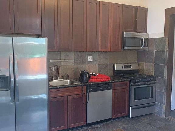 5th image of 1349 S Van Ness Ave APT 1
