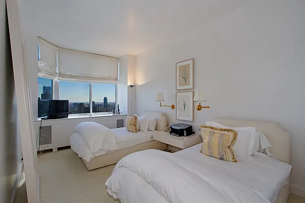 Sold by Corcoran | media 24