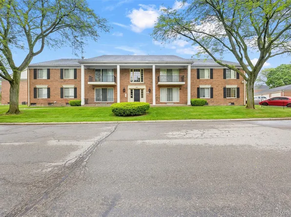 29606 Middlebelt Rd Unit 97, Farmington Hills, MI 48334