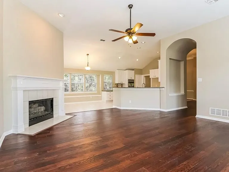 4645 Wales Dr — Photo 6
